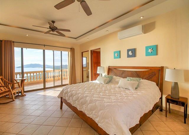 Casa Xanadu Master Bedroom